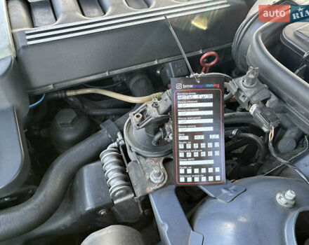 Серый БМВ 5 Серия, объемом двигателя 3 л и пробегом 316 тыс. км за 8000 $, фото 20 на Automoto.ua