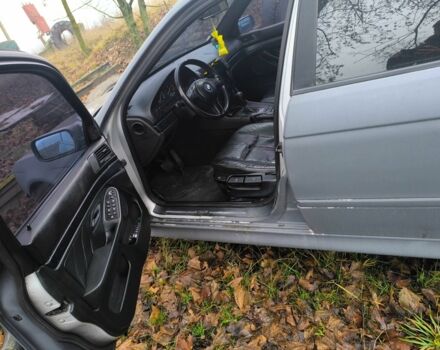 Серый БМВ 5 Серия, объемом двигателя 3 л и пробегом 429 тыс. км за 2300 $, фото 5 на Automoto.ua