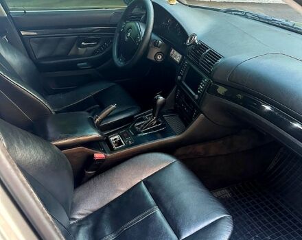 Серый БМВ 5 Серия, объемом двигателя 2.5 л и пробегом 300 тыс. км за 3800 $, фото 3 на Automoto.ua