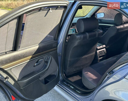 Серый БМВ 5 Серия, объемом двигателя 3 л и пробегом 316 тыс. км за 8000 $, фото 6 на Automoto.ua