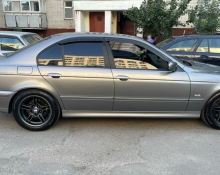 Серый БМВ 5 Серия, объемом двигателя 3 л и пробегом 318 тыс. км за 6850 $, фото 5 на Automoto.ua