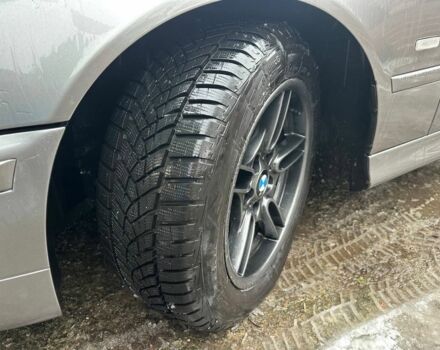 Серый БМВ 5 Серия, объемом двигателя 3 л и пробегом 318 тыс. км за 6850 $, фото 9 на Automoto.ua