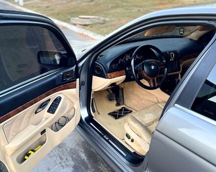 Серый БМВ 5 Серия, объемом двигателя 2.9 л и пробегом 430 тыс. км за 6500 $, фото 11 на Automoto.ua