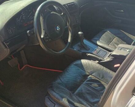 Серый БМВ 5 Серия, объемом двигателя 2.5 л и пробегом 349 тыс. км за 6000 $, фото 5 на Automoto.ua