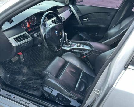 Серый БМВ 5 Серия, объемом двигателя 3 л и пробегом 317 тыс. км за 7800 $, фото 5 на Automoto.ua