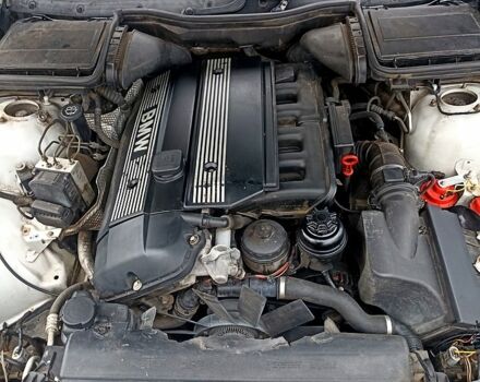 Серый БМВ 5 Серия, объемом двигателя 2.2 л и пробегом 0 тыс. км за 3500 $, фото 2 на Automoto.ua