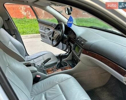 Серый БМВ 5 Серия, объемом двигателя 2.49 л и пробегом 320 тыс. км за 5850 $, фото 2 на Automoto.ua