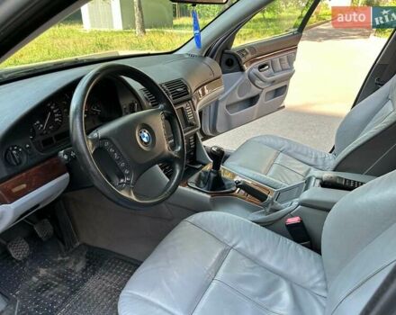 Серый БМВ 5 Серия, объемом двигателя 2.49 л и пробегом 320 тыс. км за 5850 $, фото 3 на Automoto.ua