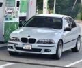 Серый БМВ 5 Серия, объемом двигателя 2.5 л и пробегом 530 тыс. км за 5000 $, фото 3 на Automoto.ua