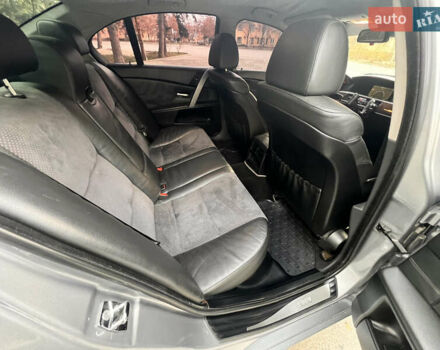 Серый БМВ 5 Серия, объемом двигателя 3 л и пробегом 245 тыс. км за 8400 $, фото 11 на Automoto.ua