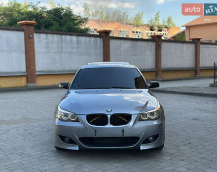 Серый БМВ 5 Серия, объемом двигателя 3 л и пробегом 297 тыс. км за 11000 $, фото 9 на Automoto.ua
