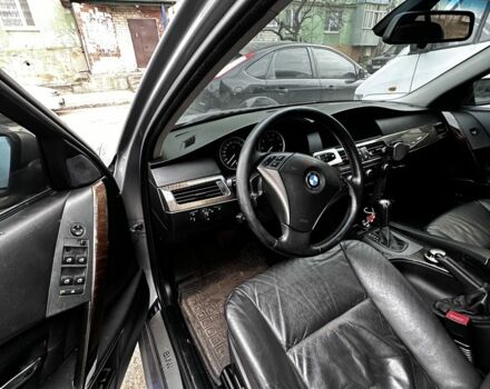 Серый БМВ 5 Серия, объемом двигателя 4.4 л и пробегом 318 тыс. км за 9999 $, фото 12 на Automoto.ua