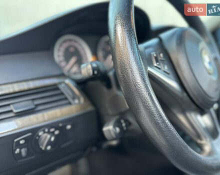 Серый БМВ 5 Серия, объемом двигателя 3 л и пробегом 297 тыс. км за 11000 $, фото 29 на Automoto.ua