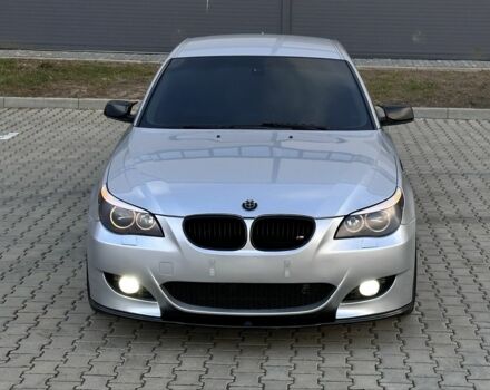 Серый БМВ 5 Серия, объемом двигателя 3 л и пробегом 322 тыс. км за 10500 $, фото 1 на Automoto.ua