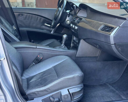 Серый БМВ 5 Серия, объемом двигателя 3 л и пробегом 297 тыс. км за 11000 $, фото 16 на Automoto.ua