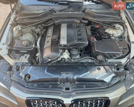 Серый БМВ 5 Серия, объемом двигателя 3 л и пробегом 330 тыс. км за 7000 $, фото 3 на Automoto.ua