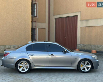 Серый БМВ 5 Серия, объемом двигателя 3 л и пробегом 297 тыс. км за 11000 $, фото 7 на Automoto.ua