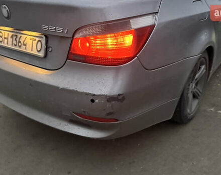 Серый БМВ 5 Серия, объемом двигателя 3 л и пробегом 320 тыс. км за 6000 $, фото 4 на Automoto.ua