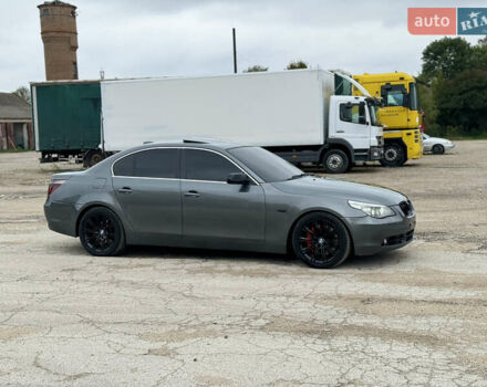 Серый БМВ 5 Серия, объемом двигателя 3 л и пробегом 497 тыс. км за 10500 $, фото 2 на Automoto.ua