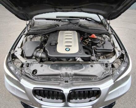 Серый БМВ 5 Серия, объемом двигателя 3 л и пробегом 351 тыс. км за 13000 $, фото 10 на Automoto.ua