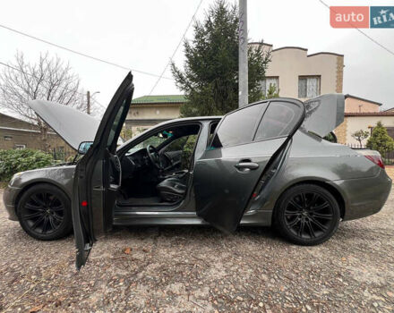 Серый БМВ 5 Серия, объемом двигателя 3 л и пробегом 225 тыс. км за 7900 $, фото 4 на Automoto.ua