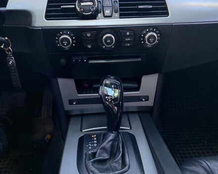 Серый БМВ 5 Серия, объемом двигателя 2.5 л и пробегом 275 тыс. км за 10000 $, фото 4 на Automoto.ua