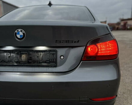 Серый БМВ 5 Серия, объемом двигателя 3 л и пробегом 498 тыс. км за 9999 $, фото 7 на Automoto.ua