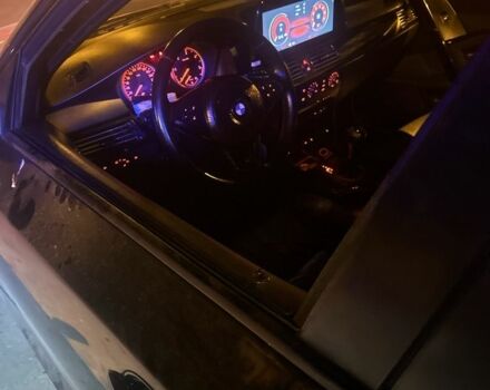 Серый БМВ 5 Серия, объемом двигателя 3 л и пробегом 430 тыс. км за 10000 $, фото 1 на Automoto.ua