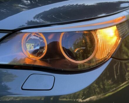 Серый БМВ 5 Серия, объемом двигателя 3 л и пробегом 345 тыс. км за 9900 $, фото 2 на Automoto.ua