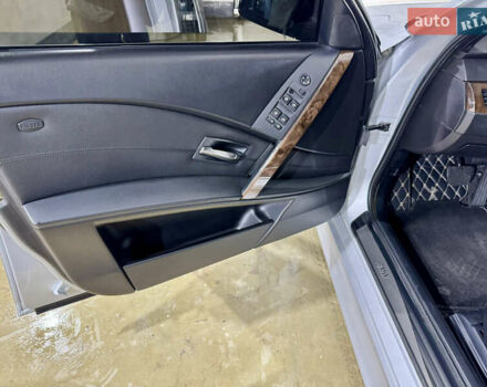 Серый БМВ 5 Серия, объемом двигателя 3 л и пробегом 254 тыс. км за 11500 $, фото 11 на Automoto.ua