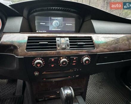 Серый БМВ 5 Серия, объемом двигателя 2.99 л и пробегом 370 тыс. км за 8750 $, фото 7 на Automoto.ua