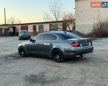 Серый БМВ 5 Серия, объемом двигателя 3 л и пробегом 498 тыс. км за 9999 $, фото 5 на Automoto.ua