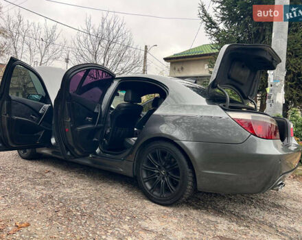 Серый БМВ 5 Серия, объемом двигателя 3 л и пробегом 225 тыс. км за 7900 $, фото 5 на Automoto.ua