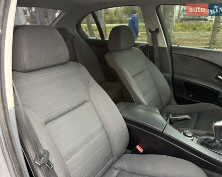 БМВ 5 Серия 2006 в Стрые на Automoto.ua Серый БМВ 5 Серия, объемом двигателя 3 л и пробегом 388 тыс. км за 8200 $, фото 60 на Automoto.ua