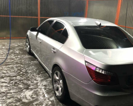 Серый БМВ 5 Серия, объемом двигателя 3 л и пробегом 258 тыс. км за 10000 $, фото 2 на Automoto.ua