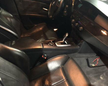 Серый БМВ 5 Серия, объемом двигателя 3 л и пробегом 258 тыс. км за 10000 $, фото 5 на Automoto.ua