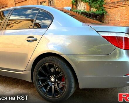 Серый БМВ 5 Серия, объемом двигателя 3 л и пробегом 301 тыс. км за 9999 $, фото 2 на Automoto.ua