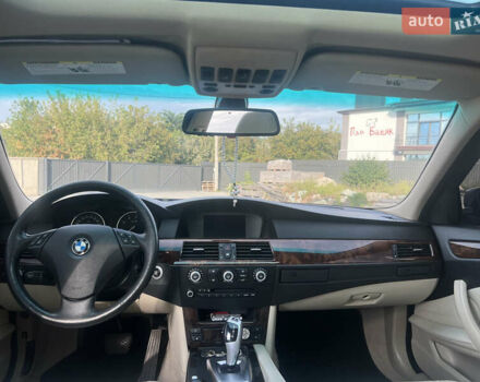 Серый БМВ 5 Серия, объемом двигателя 3 л и пробегом 275 тыс. км за 10200 $, фото 8 на Automoto.ua