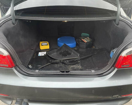 Серый БМВ 5 Серия, объемом двигателя 2.5 л и пробегом 220 тыс. км за 7500 $, фото 12 на Automoto.ua