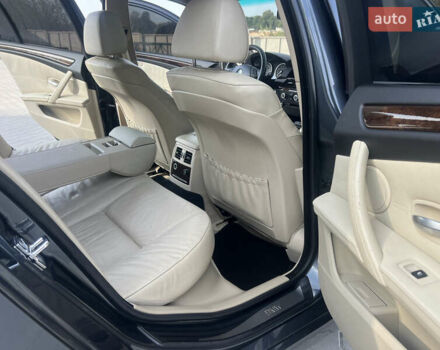 Серый БМВ 5 Серия, объемом двигателя 3 л и пробегом 275 тыс. км за 10200 $, фото 13 на Automoto.ua