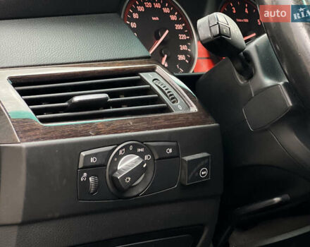 Серый БМВ 5 Серия, объемом двигателя 2.5 л и пробегом 255 тыс. км за 8750 $, фото 26 на Automoto.ua