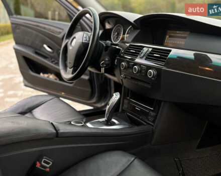 Серый БМВ 5 Серия, объемом двигателя 2.5 л и пробегом 254 тыс. км за 9350 $, фото 13 на Automoto.ua