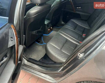 БМВ 5 Серия 2007 в Хмельницком на Automoto.ua Серый БМВ 5 Серия, объемом двигателя 3 л и пробегом 365 тыс. км за 6799 $, фото 10 на Automoto.ua