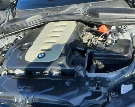 Серый БМВ 5 Серия, объемом двигателя 2.99 л и пробегом 356 тыс. км за 12555 $, фото 1 на Automoto.ua