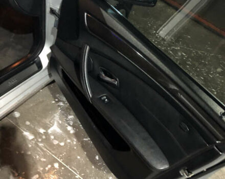 Серый БМВ 5 Серия, объемом двигателя 3 л и пробегом 258 тыс. км за 10000 $, фото 6 на Automoto.ua