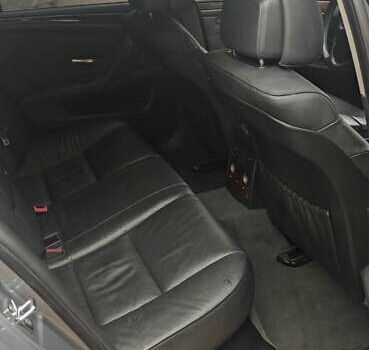 Серый БМВ 5 Серия, объемом двигателя 3 л и пробегом 349 тыс. км за 8900 $, фото 2 на Automoto.ua