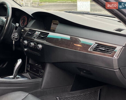 Серый БМВ 5 Серия, объемом двигателя 2.5 л и пробегом 255 тыс. км за 8750 $, фото 25 на Automoto.ua