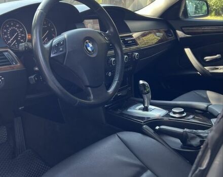 Серый БМВ 5 Серия, объемом двигателя 3 л и пробегом 279 тыс. км за 9500 $, фото 18 на Automoto.ua