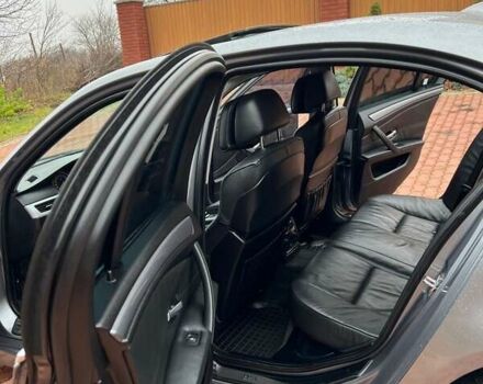 Серый БМВ 5 Серия, объемом двигателя 3 л и пробегом 300 тыс. км за 10500 $, фото 4 на Automoto.ua