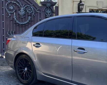 Серый БМВ 5 Серия, объемом двигателя 3 л и пробегом 279 тыс. км за 9500 $, фото 6 на Automoto.ua